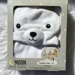 NWT White Baby Hooded Bear Towel ❤️